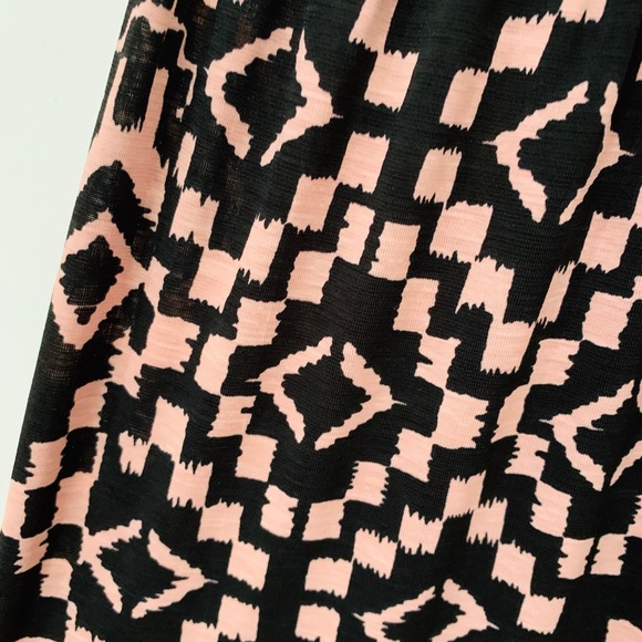 Geometric Print Pink and Black Maxi Dress - Picture 4 of 7